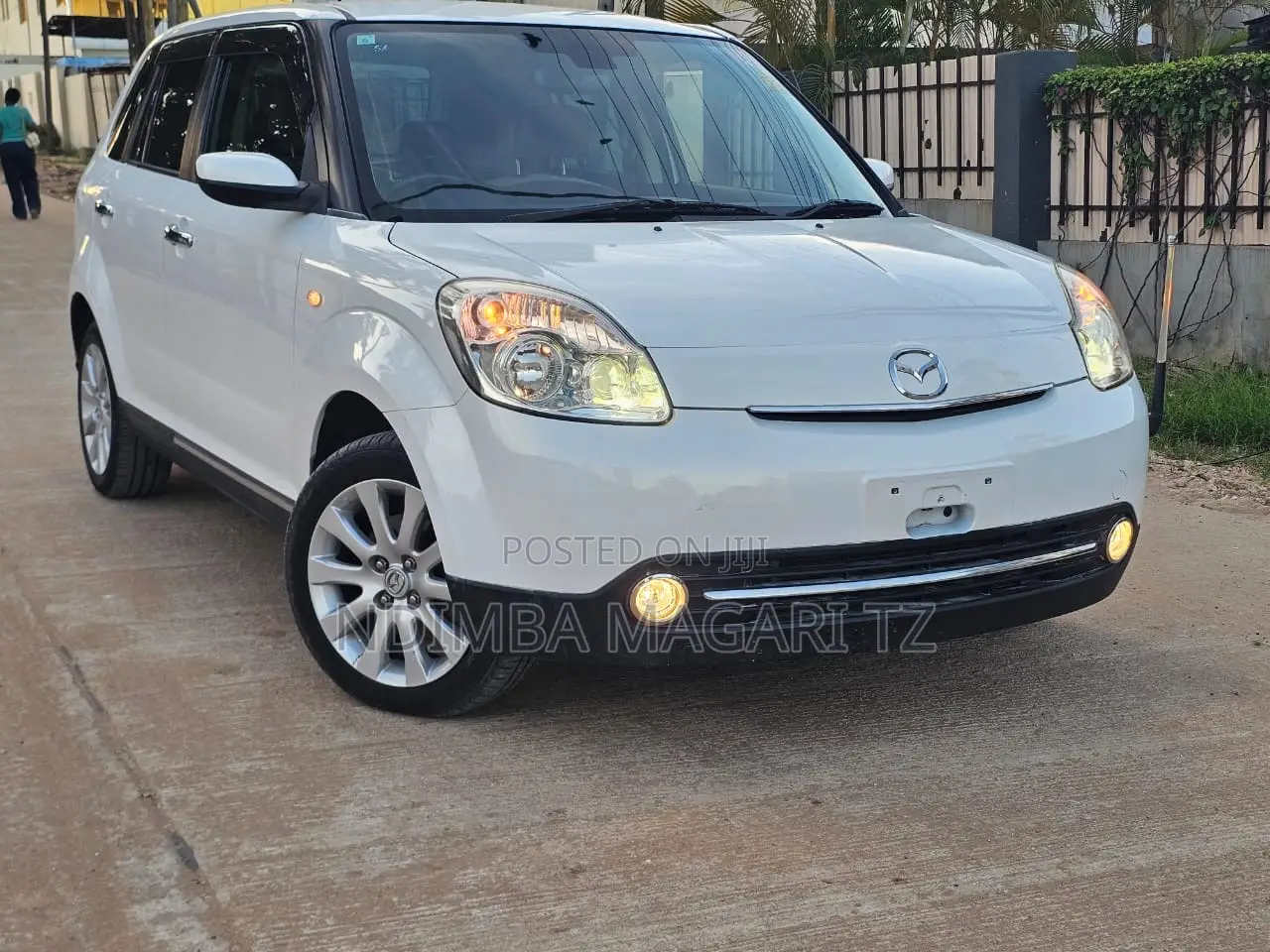 Mazda Verisa 2011 White