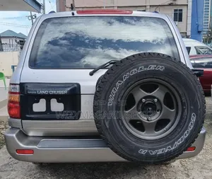 Toyota Land Cruiser 2000 Silver