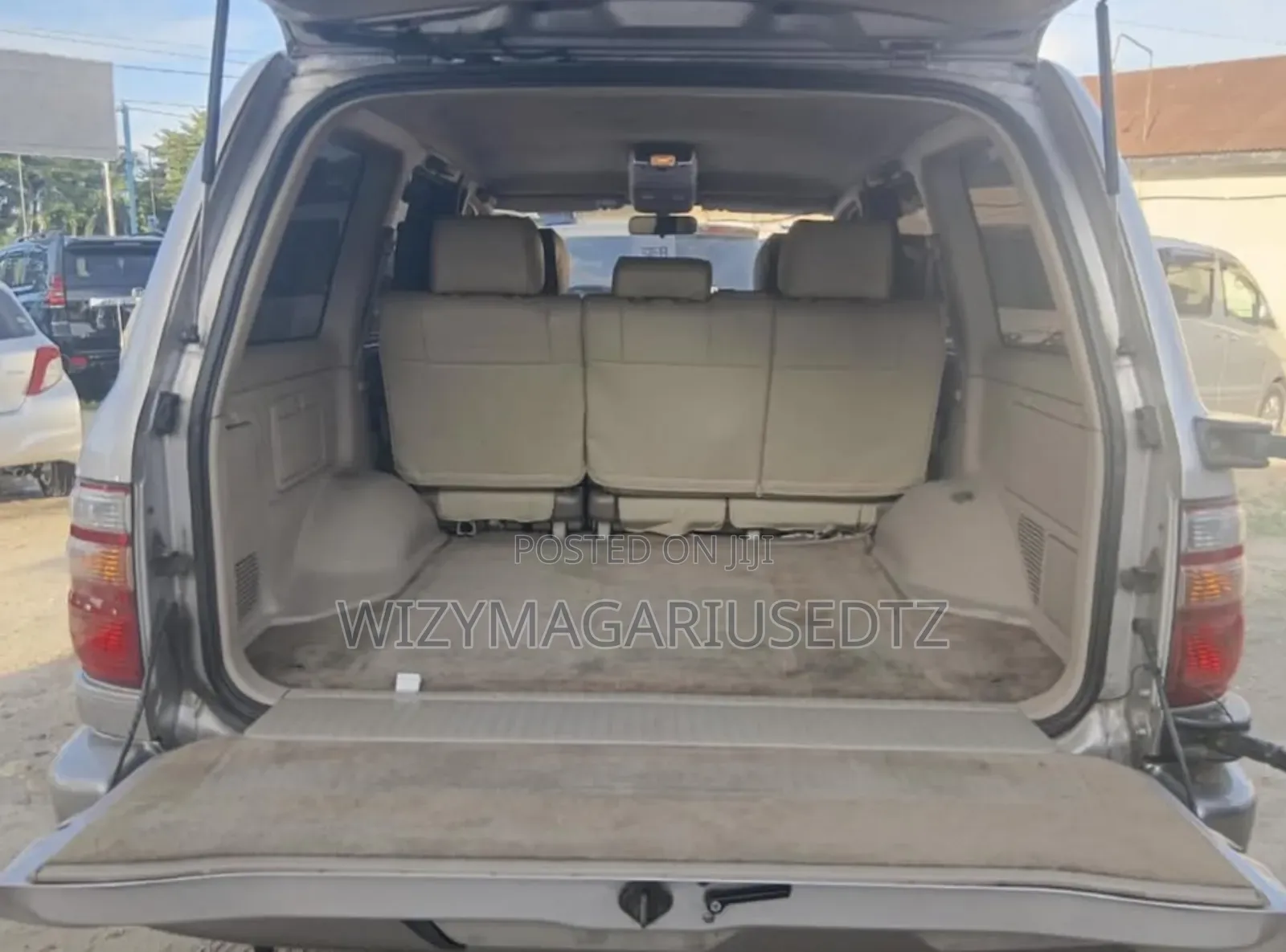 Toyota Land Cruiser 2000 Silver