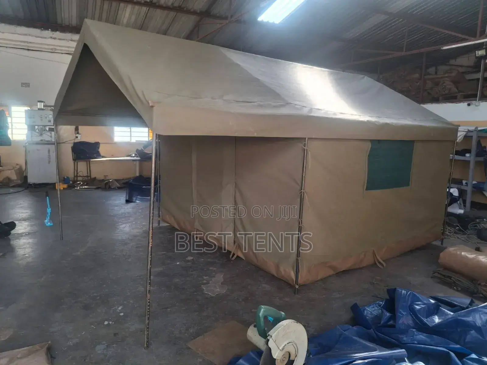 Wauzaji Maturubai/Tent