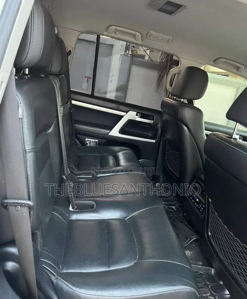 Toyota Land Cruiser 2016 White