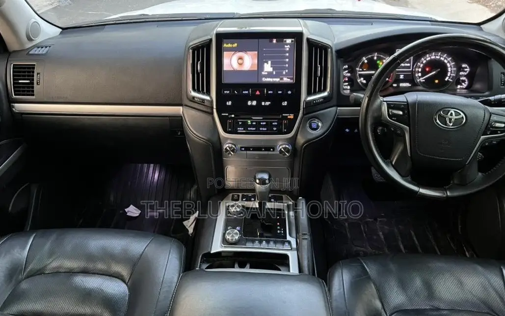 Toyota Land Cruiser 2016 White