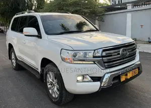 Toyota Land Cruiser 2016 White
