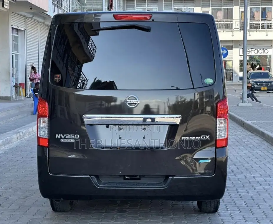 Nissan Caravan (Urvan) 2014 Black
