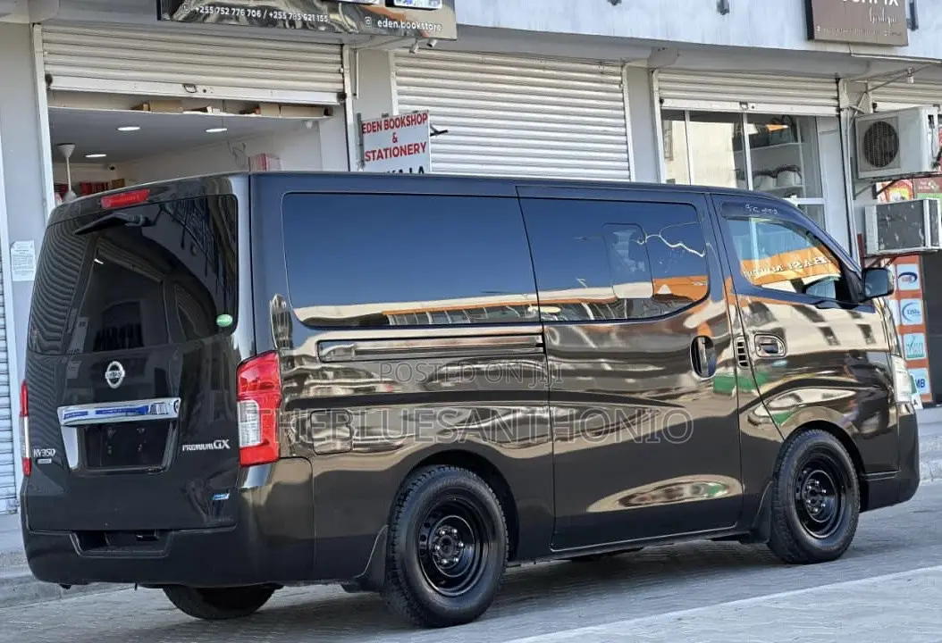 Nissan Caravan (Urvan) 2014 Black