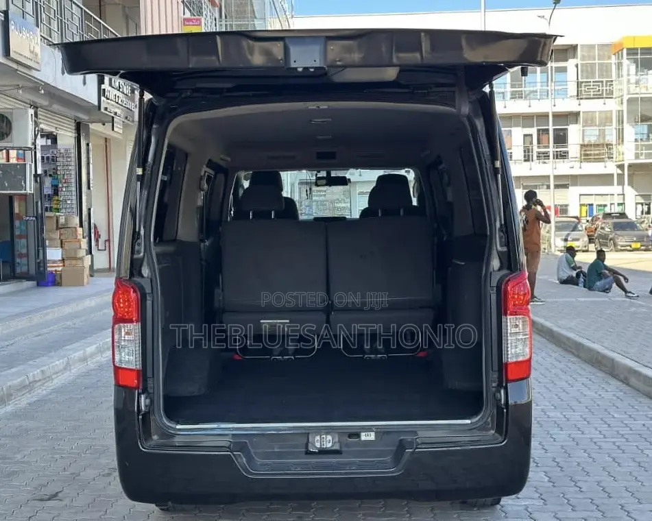Nissan Caravan (Urvan) 2014 Black