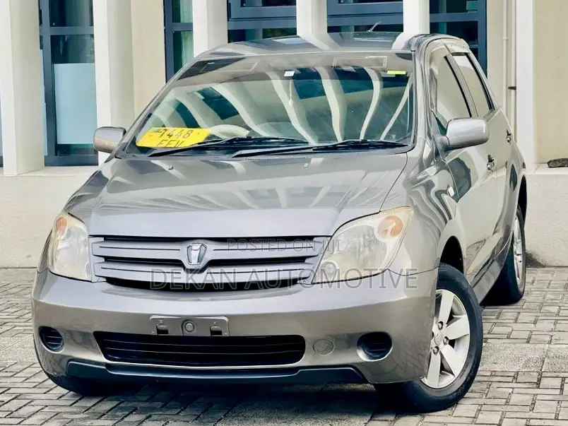 Toyota IST 2004 Gray