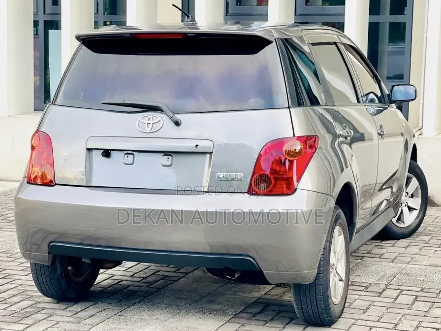 Toyota IST 2004 Gray