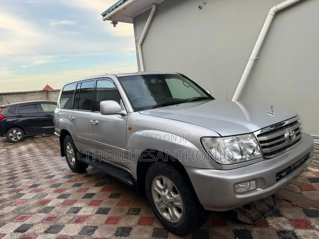 Toyota Land Cruiser 2006 Silver