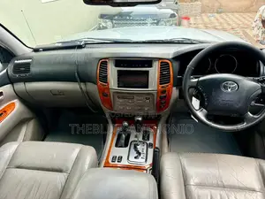 Toyota Land Cruiser 2006 Silver