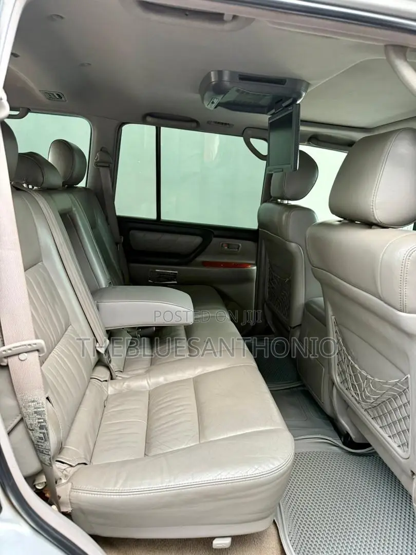 Toyota Land Cruiser 2006 Silver