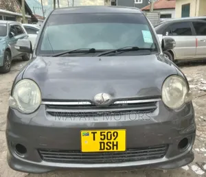 Toyota Sienta 1.5 AWD 2006 Gray