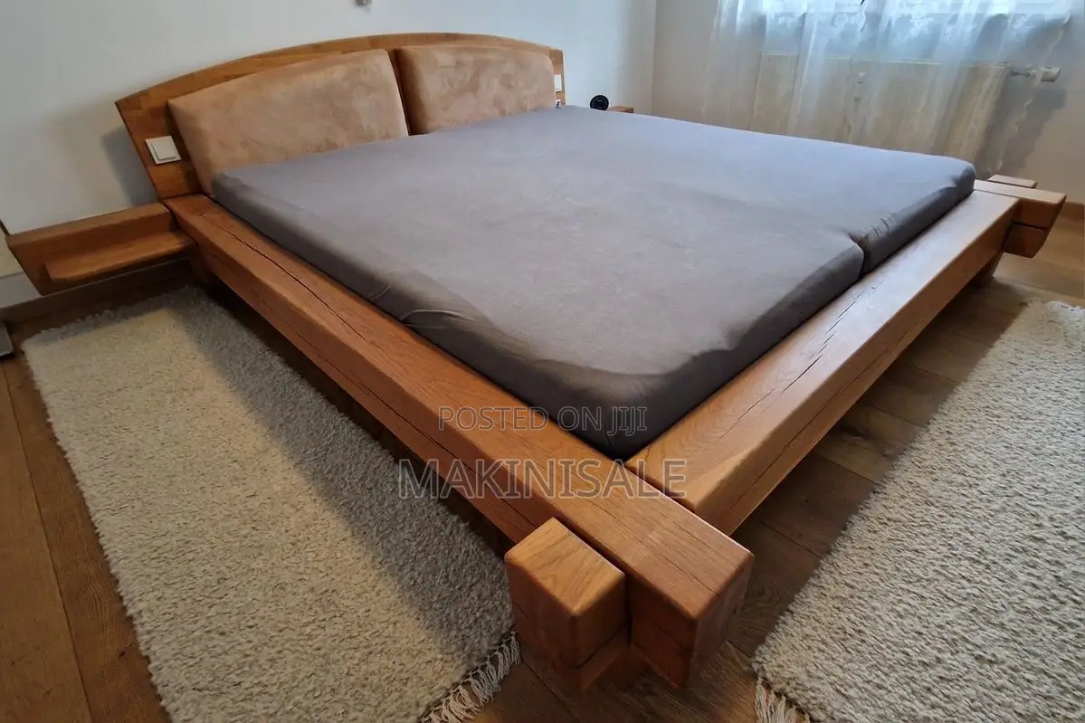 Kitanda Cha Magogo Na Sofa Simple
