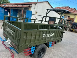 New Bajaj Avenger 220 2025 Green