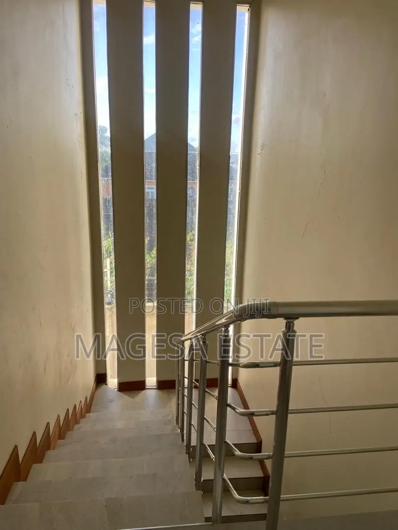 5bdrm House in Gezaulole, Kigamboni for sale