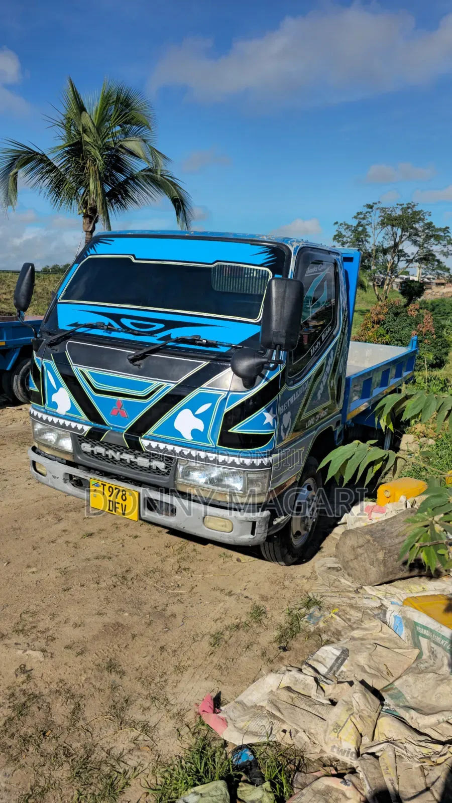 Mitsubishi Canter Tipper
