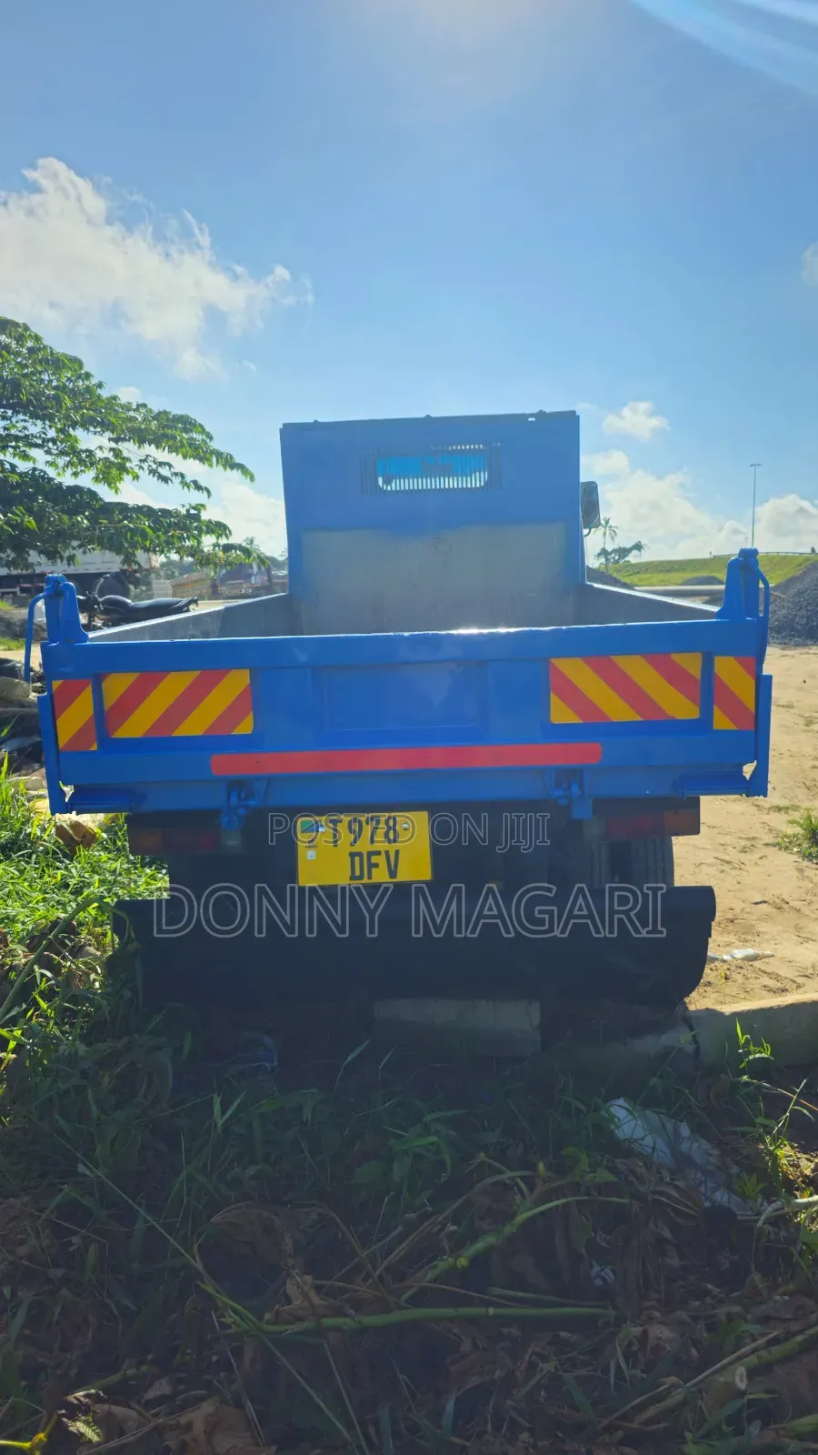 Mitsubishi Canter Tipper