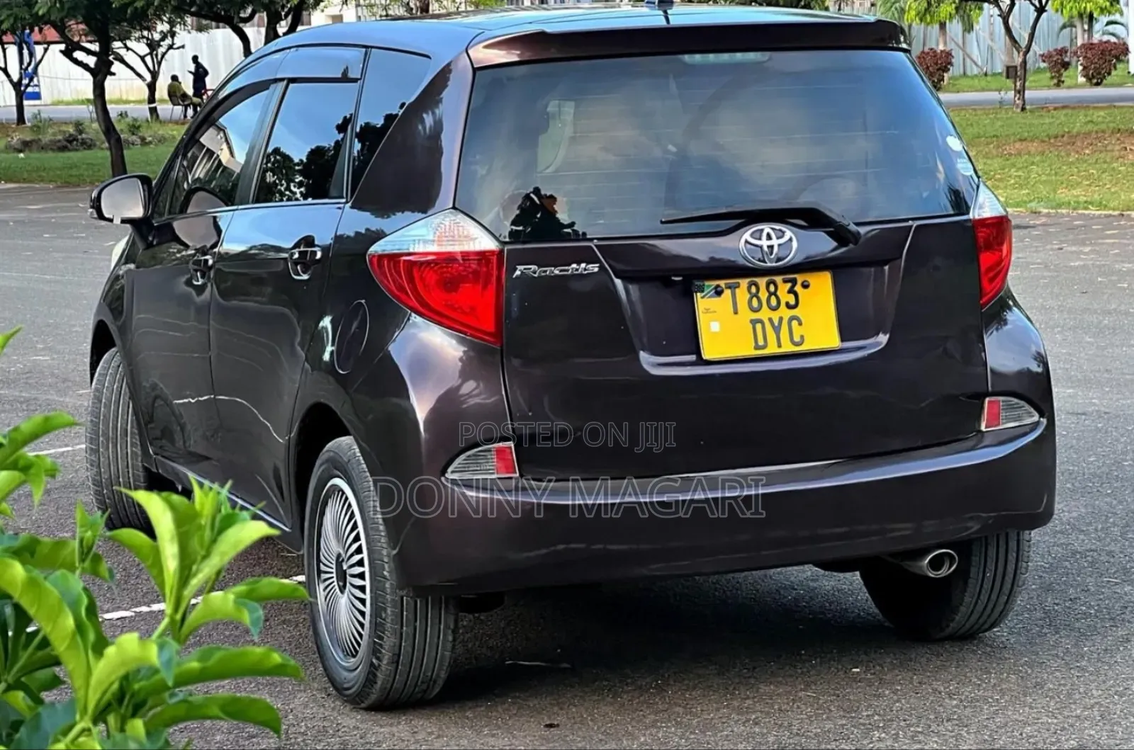 Toyota Ractis 2011 Black