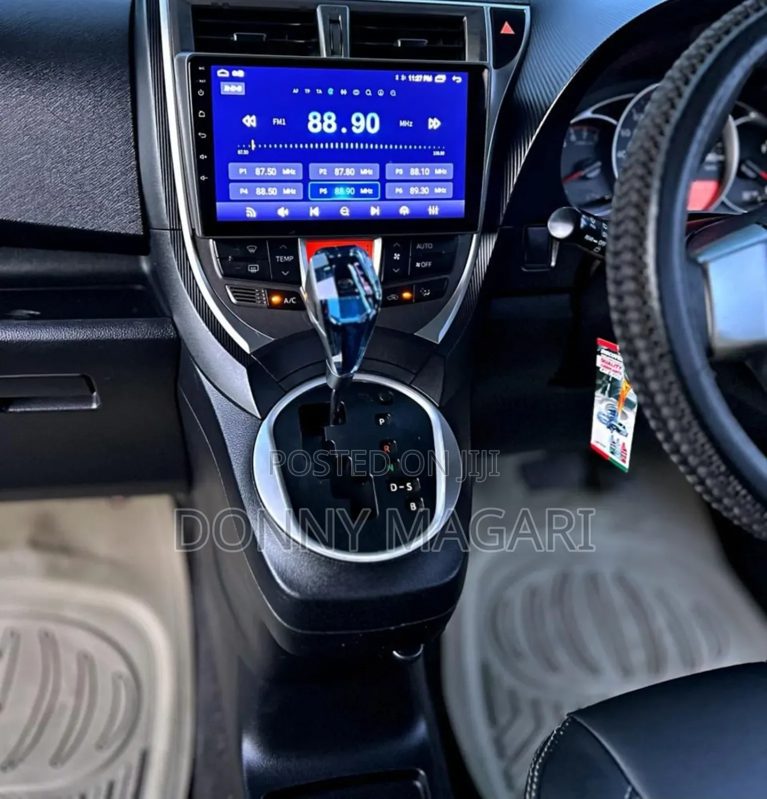 Toyota Ractis 2011 Black