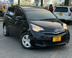Toyota Ractis 1.5 AWD 2012 Black