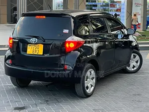 Toyota Ractis 1.5 AWD 2012 Black