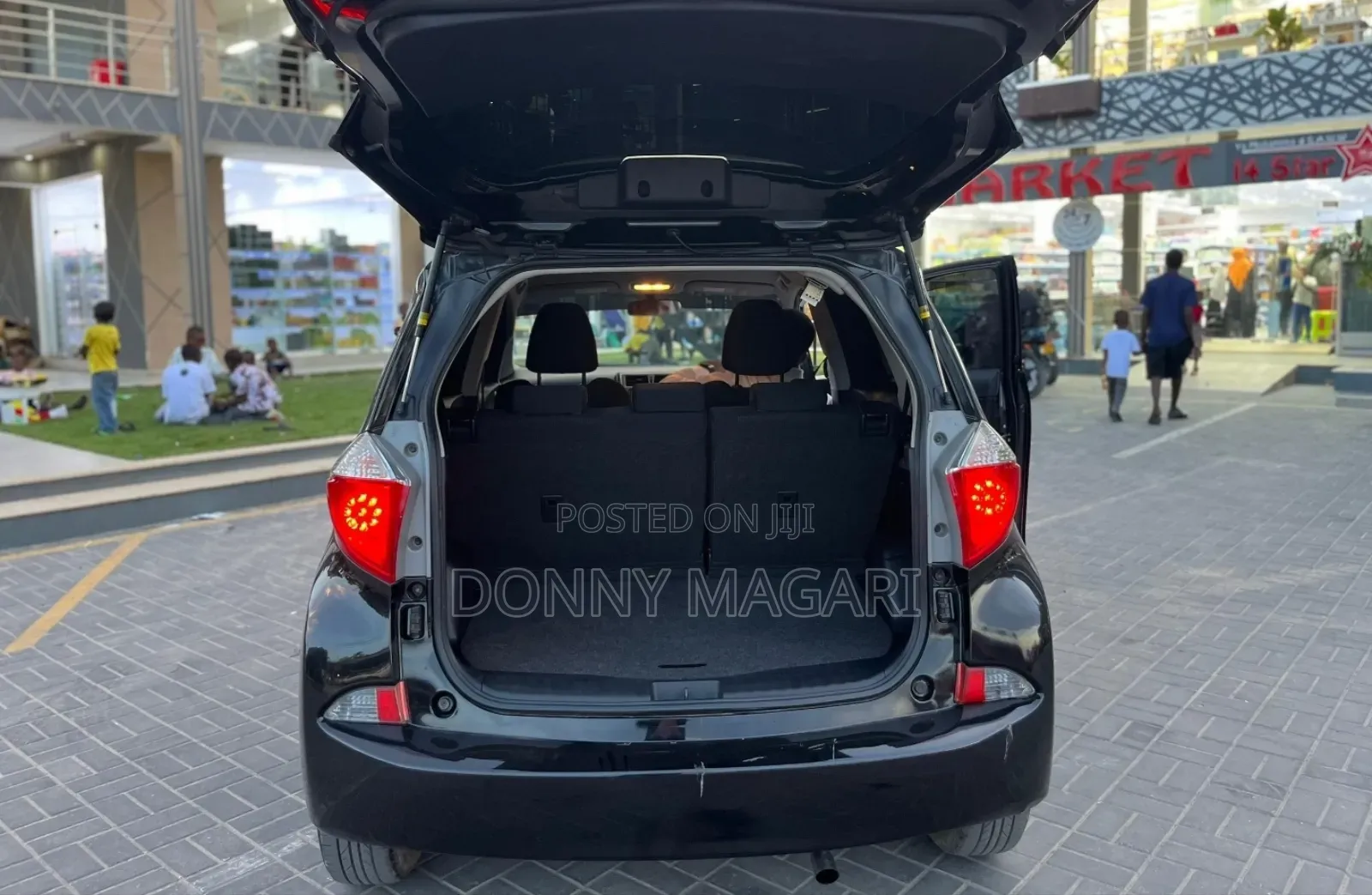 Toyota Ractis 1.5 AWD 2012 Black