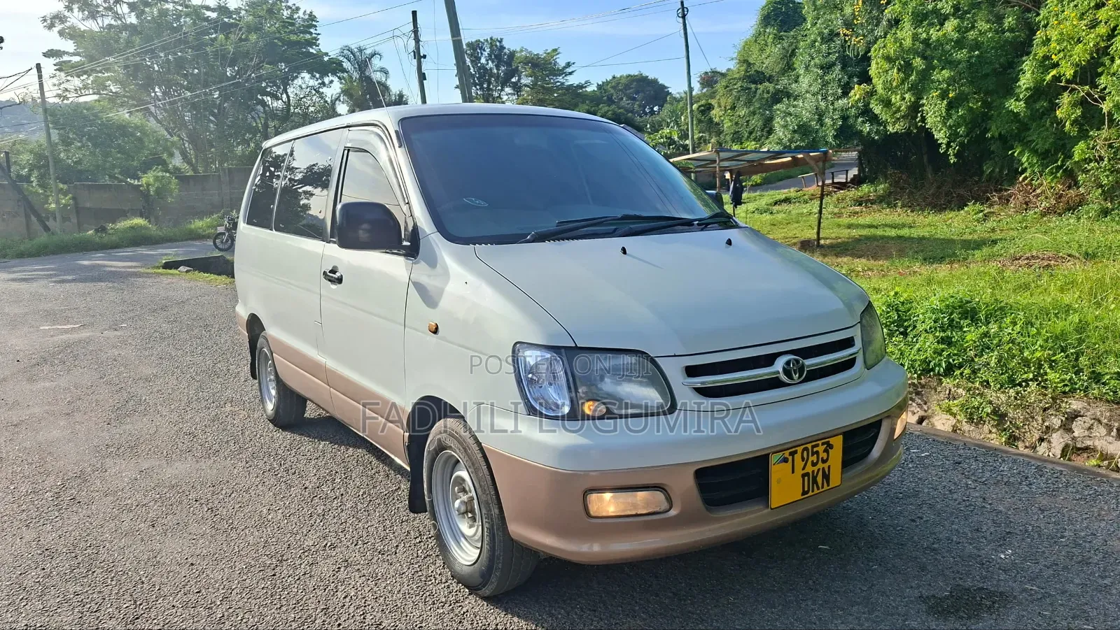 Toyota Noah 2001 Pearl
