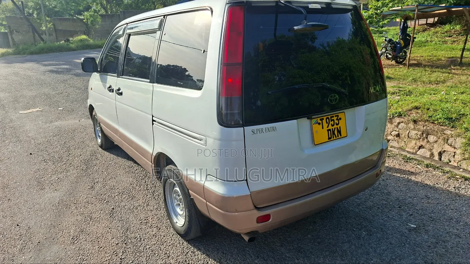 Toyota Noah 2001 Pearl