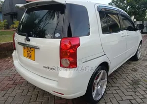 Toyota Raum 2005 White