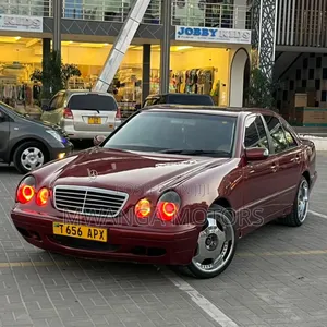 Mercedes-Benz C200 2000 Red