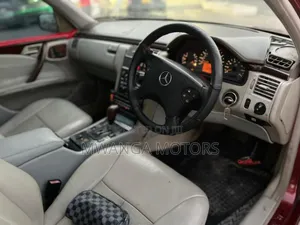 Mercedes-Benz C200 2000 Red