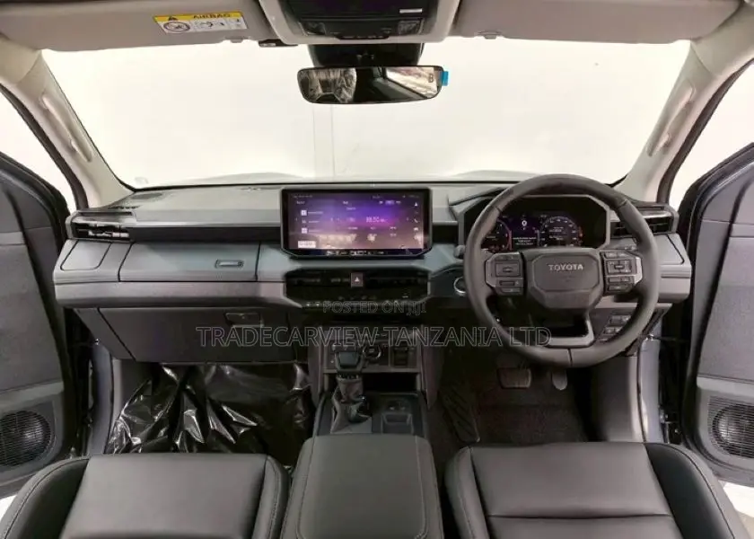 New Toyota Hilux 2025 Gray