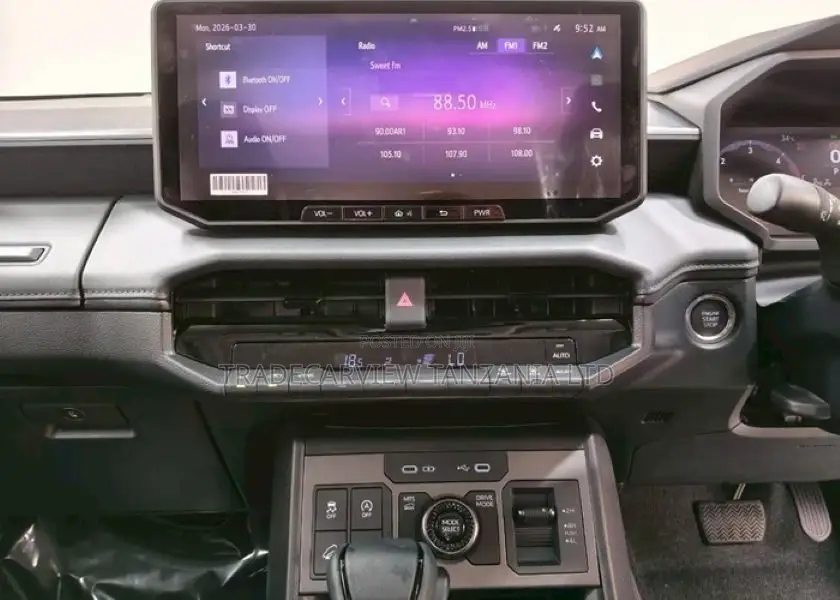 New Toyota Hilux 2025 Gray