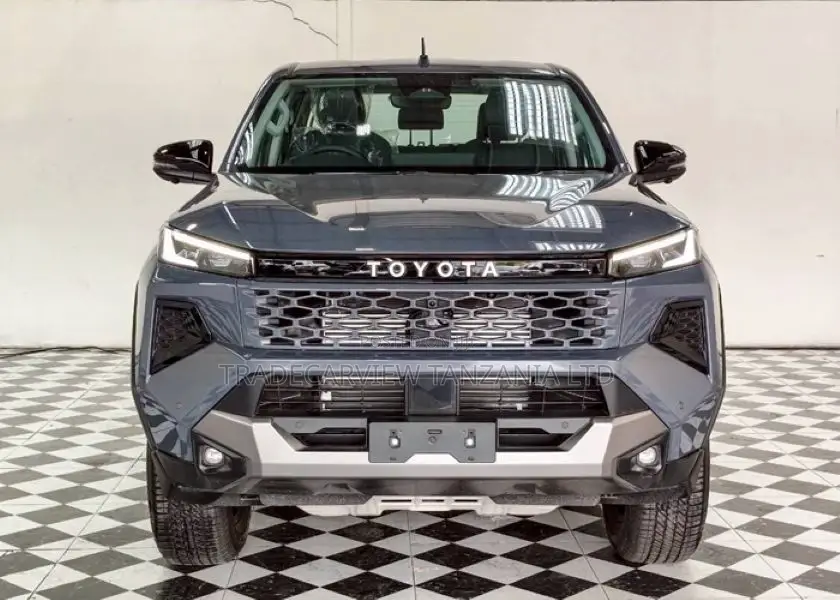 New Toyota Hilux 2025 Gray