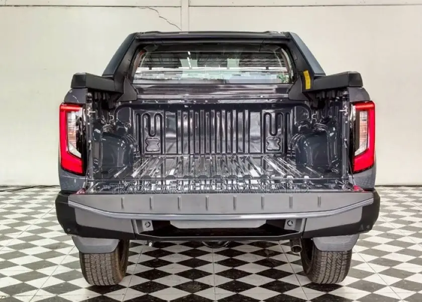 New Toyota Hilux 2025 Gray