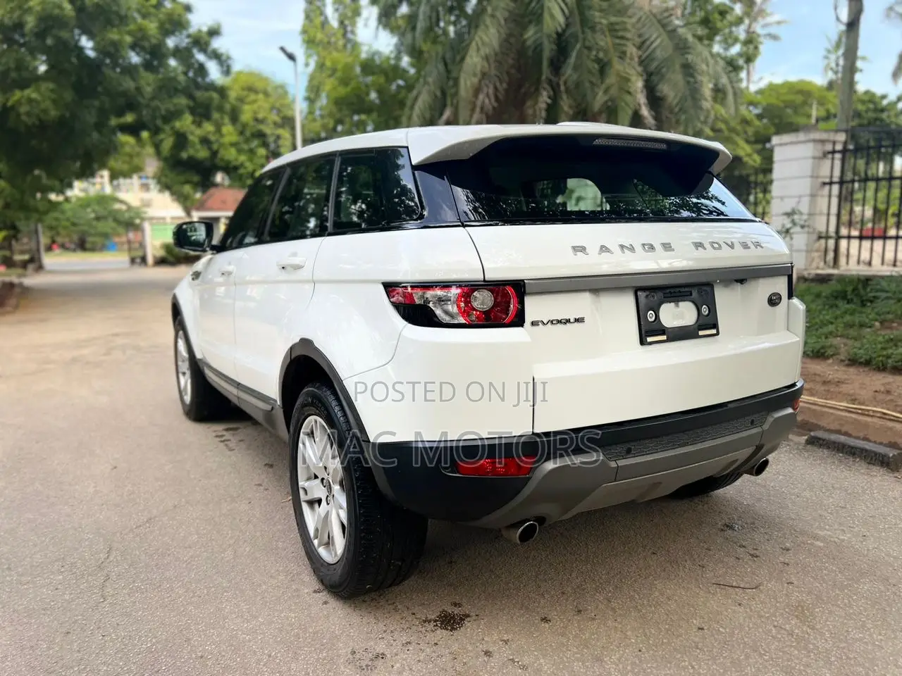 Land Rover Range Rover Evoque Dynamic 4x4 (2.0L 4cyl 9A) 2014 White