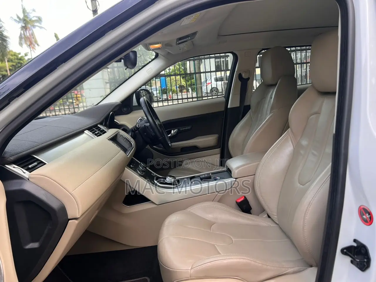 Land Rover Range Rover Evoque Dynamic 4x4 (2.0L 4cyl 9A) 2014 White