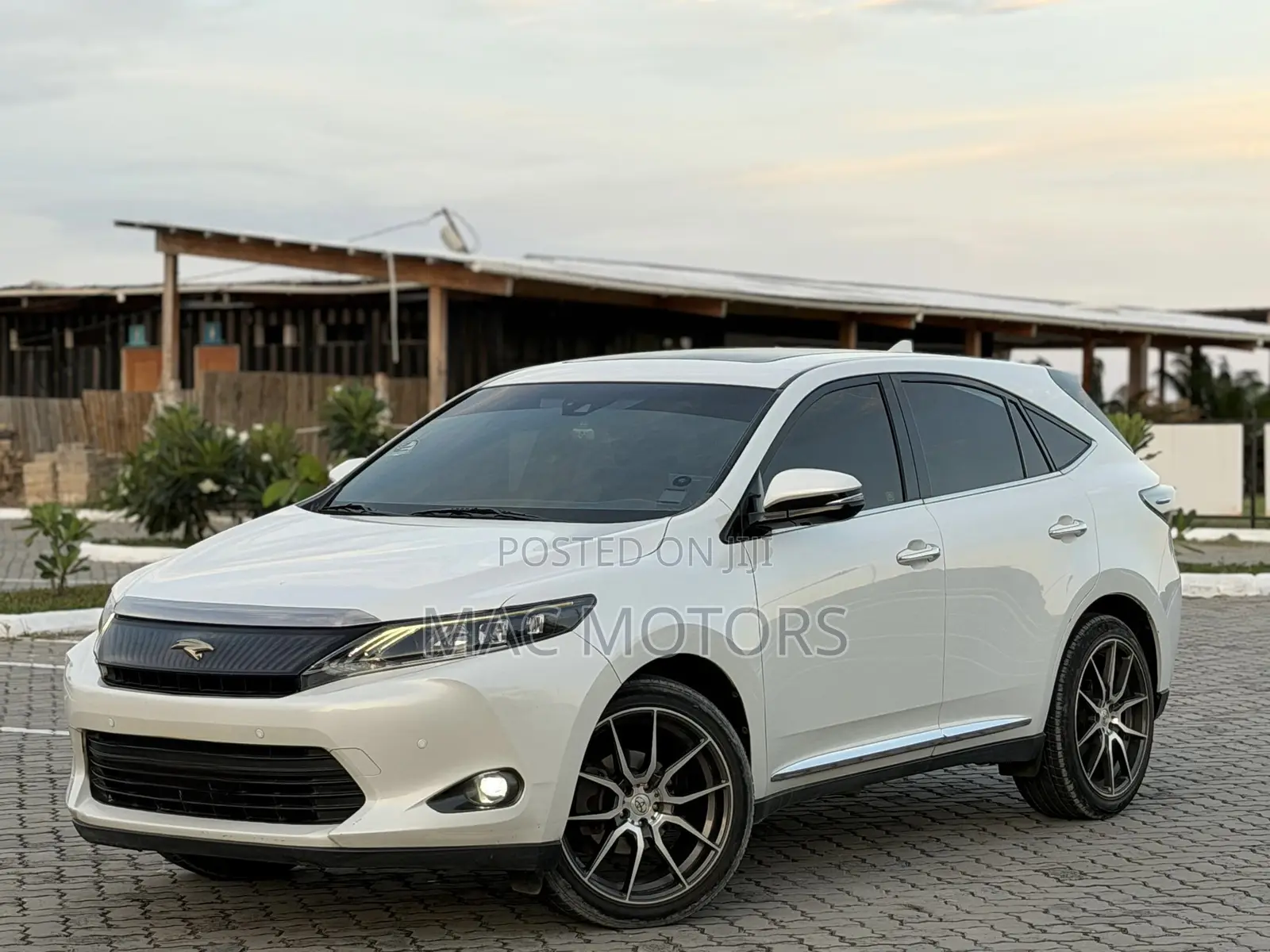 Toyota Harrier 2.0 2015 White