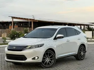 Toyota Harrier 2.0 2015 White
