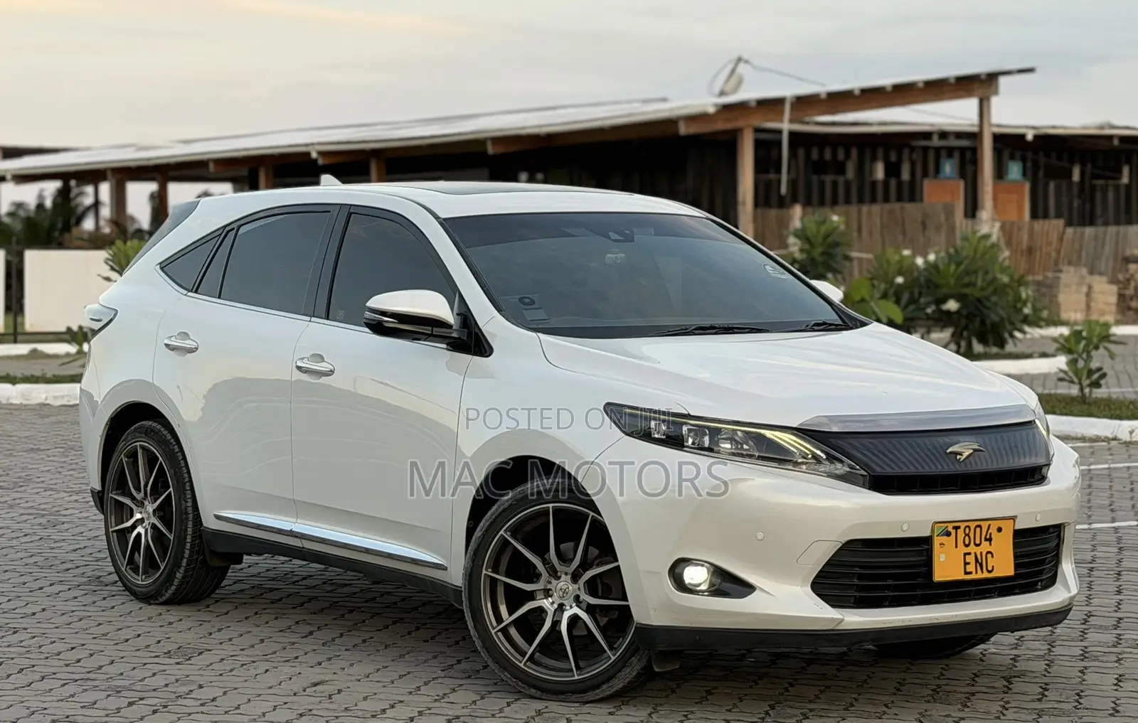 Toyota Harrier 2.0 2015 White