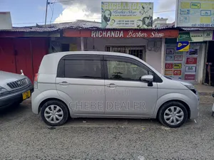 Toyota Spade 2015 Silver