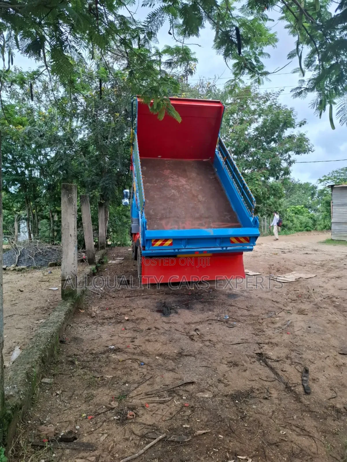 Fuso Tipper 6d17
