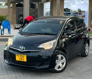 Toyota Ractis 2012 Black
