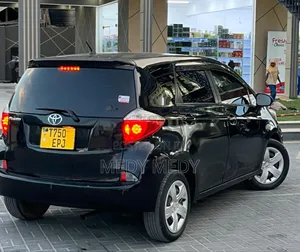 Toyota Ractis 2012 Black