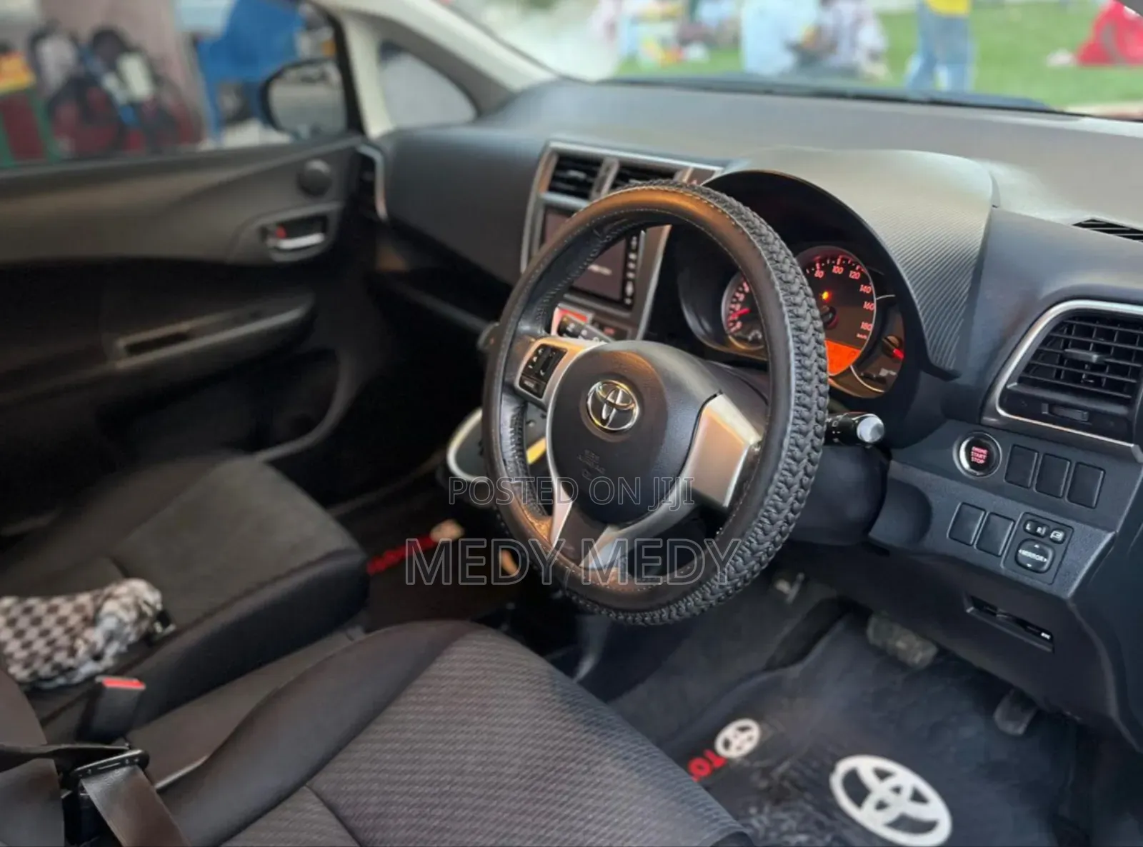 Toyota Ractis 2012 Black