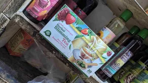 Herbal Natural Slimming Tea With Strawberry/Apple Flavor 20 Sachets
