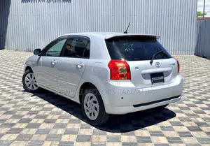 Toyota Corolla RunX 2004 Silver