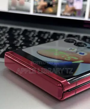 Motorola Razr (2023) 256 GB Red