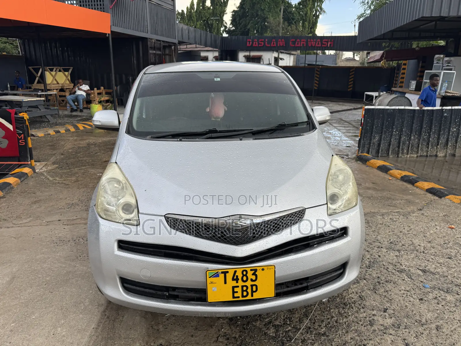 Toyota Ractis 1.3 FWD 2008 Silver