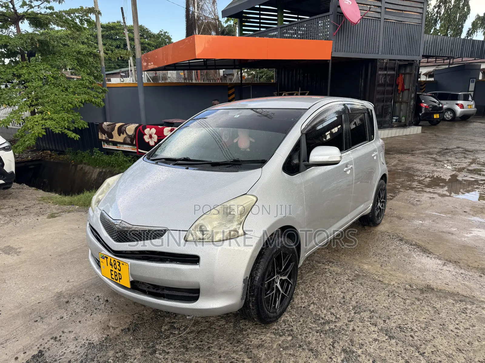 Toyota Ractis 1.3 FWD 2008 Silver